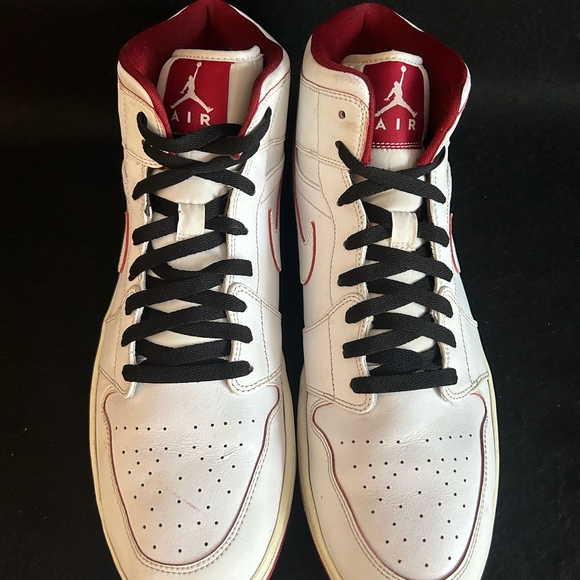 Nike White and Red Sneakers - Picture 2 of 5